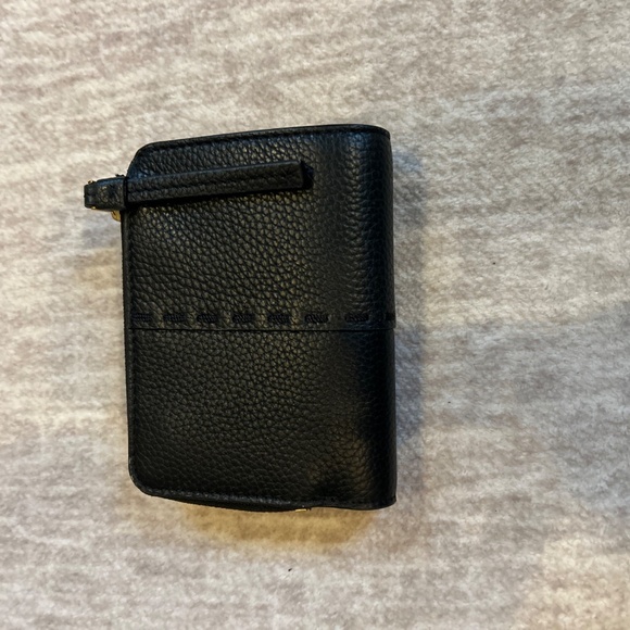 Tory Burch McGraw Pebbled Leather Bucket Bag and Matching Wallet - Picture 11 of 16